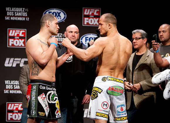 USA_ JC_ VELASQUEZ vs DOS SANTOS WEIGHING